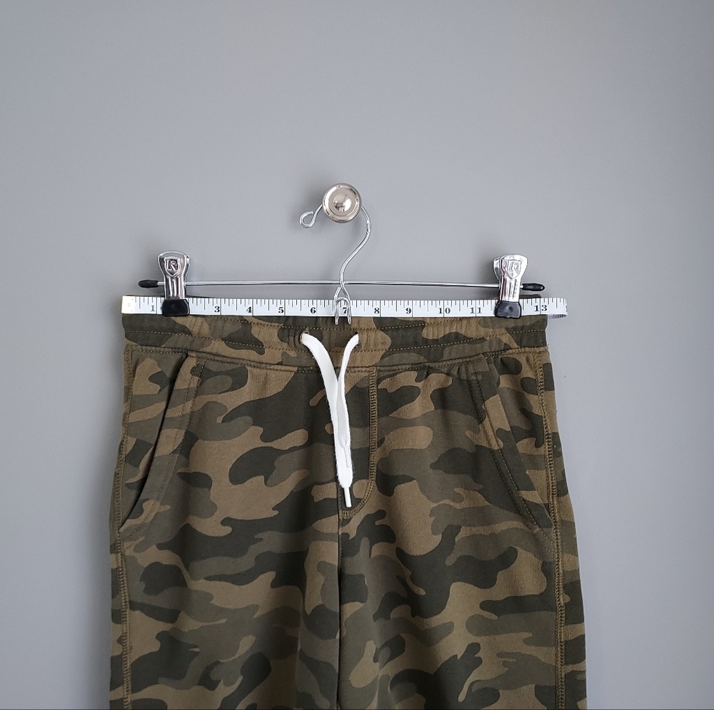 2 pair; Old Navy Camo (1) and Gray (1) Jogger Shorts for Boys, size 10-12 - Picture 10 of 13